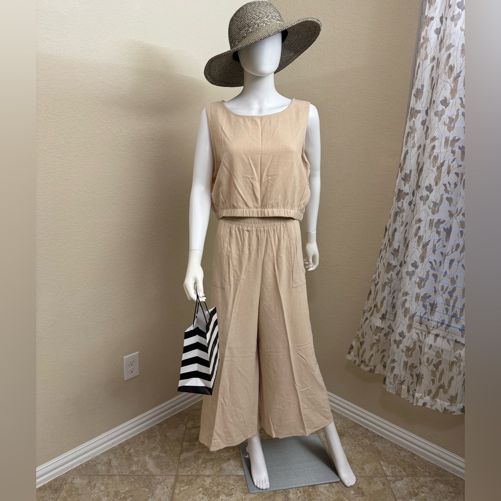 Sleeveless top & pant set